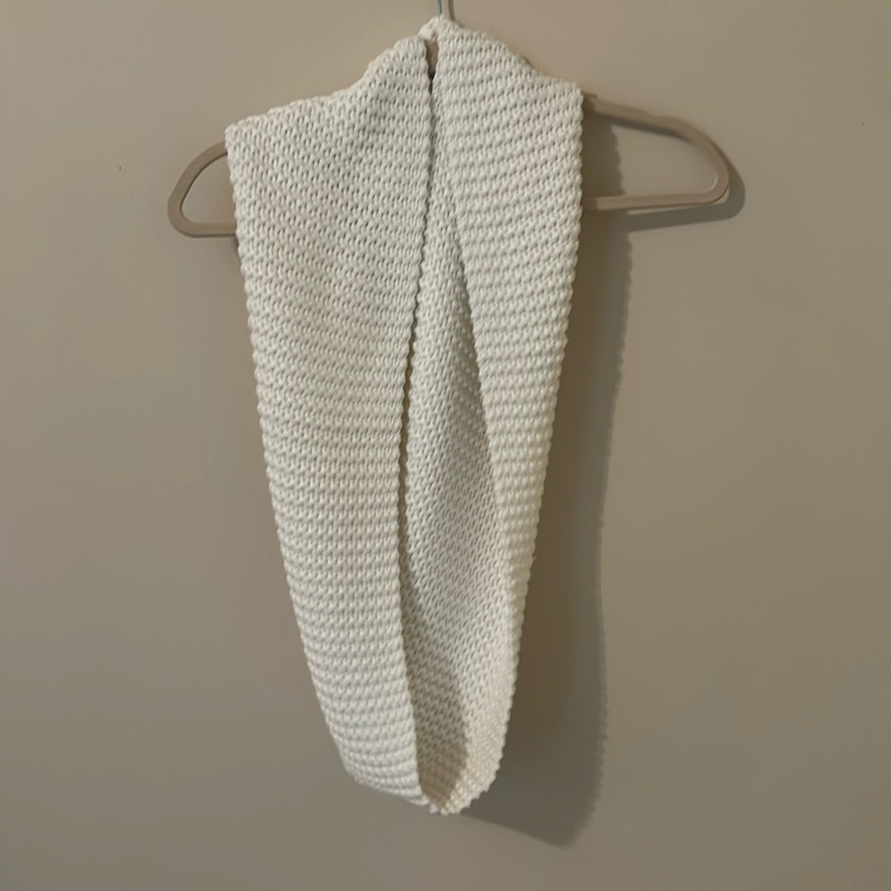 UGG white knit snood